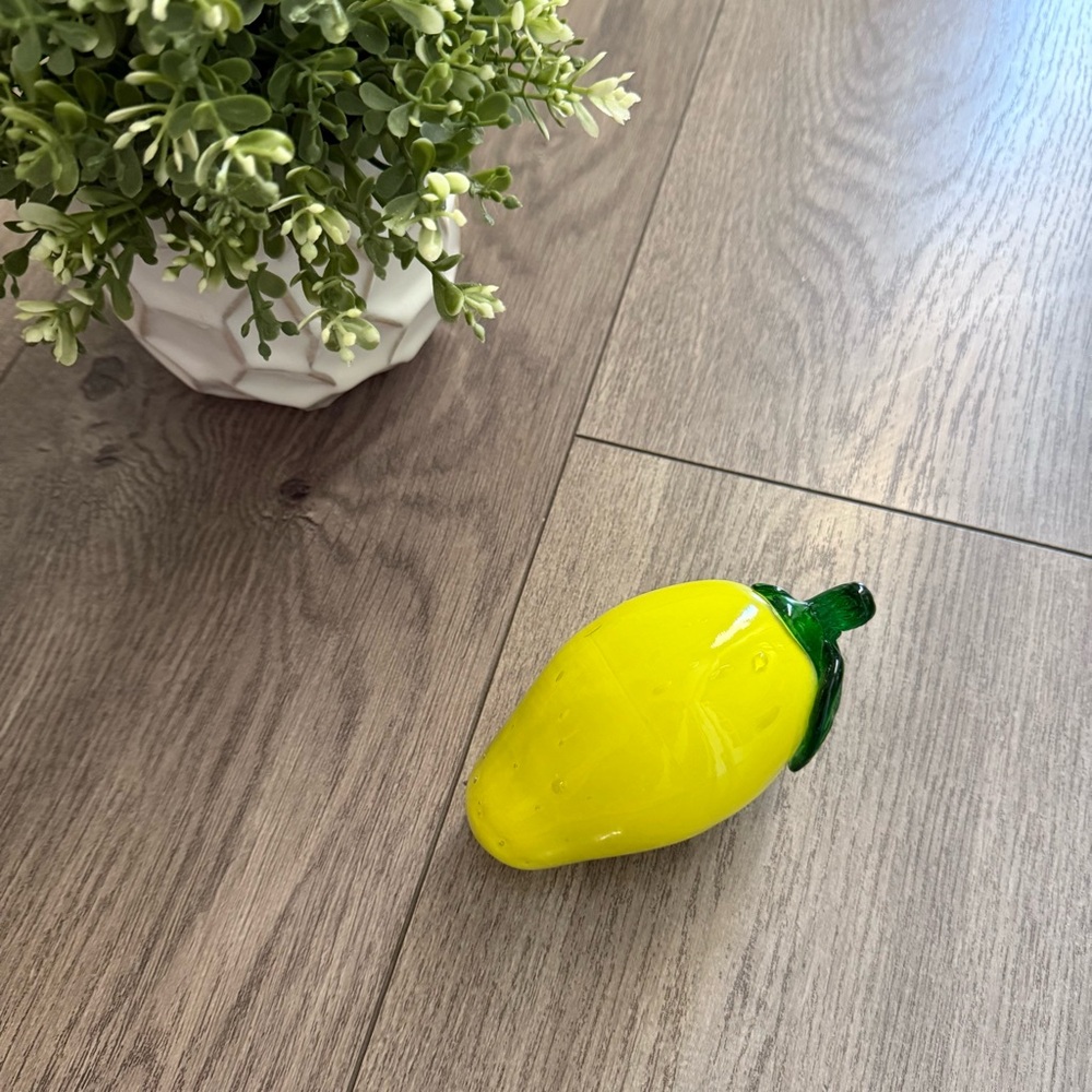 Vintage MCM Hand Blown Yellow‎ Mango Glass Fruit - Picture 2 of 6